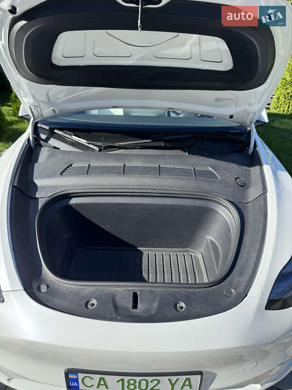 Позашляховик / Кросовер Tesla Model Y 2024 в Смілі