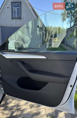 Позашляховик / Кросовер Tesla Model Y 2024 в Смілі