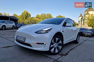Tesla Model Y  2024