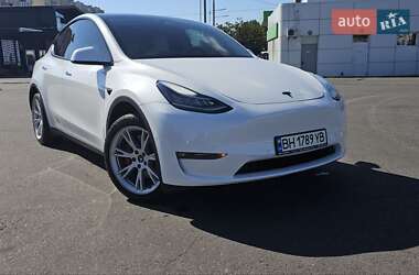 Tesla Model Y  2021