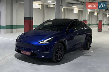 Tesla Model Y  2024
