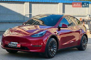 Tesla Model Y  2024
