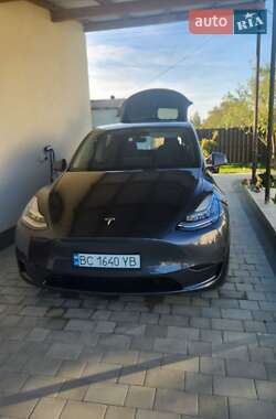 Tesla Model Y  2022