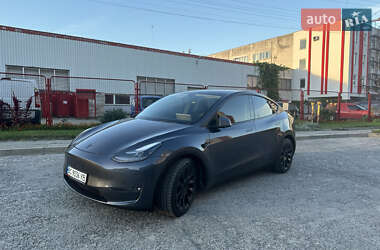 Tesla Model Y  2023