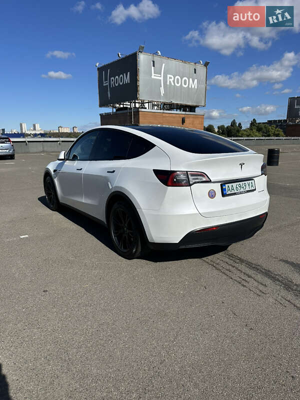 Внедорожник / Кроссовер Tesla Model Y 2021 в Киеве