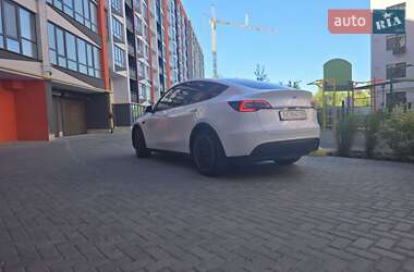 Tesla Model Y  2020