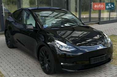 Tesla Model Y  2023