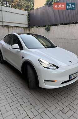 Tesla Model Y  2023