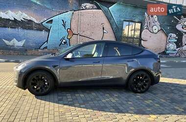 Tesla Model Y  2023