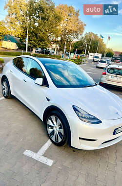 Tesla Model Y  2022
