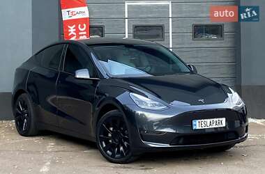Tesla Model Y  2024