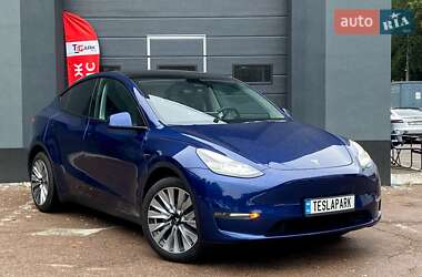Tesla Model Y  2024