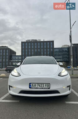 Tesla Model Y  2021