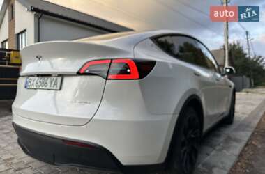 Tesla Model Y  2023