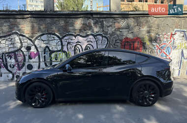 Tesla Model Y  2022