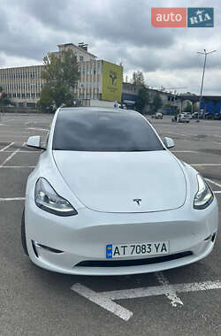 Tesla Model Y  2024