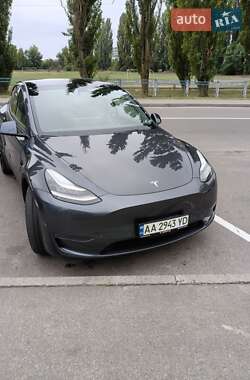 Tesla Model Y  2020