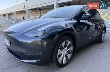 Tesla Model Y  2024