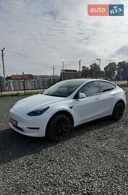 Tesla Model Y  2023
