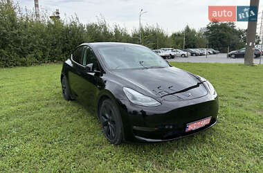 Tesla Model Y  2024