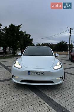 Tesla Model Y  2022