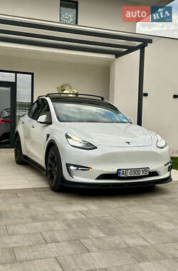 Tesla Model Y  2021