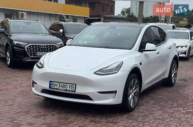 Tesla Model Y  2021