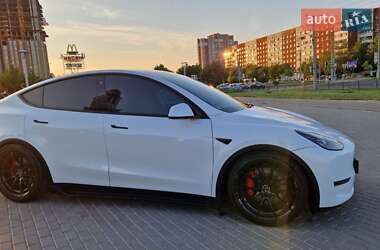 Tesla Model Y  2022