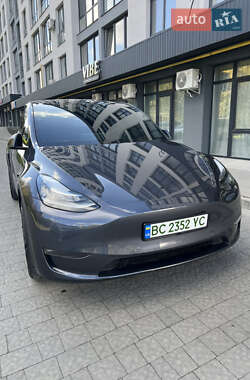 Tesla Model Y  2021