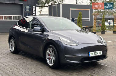 Tesla Model Y  2020