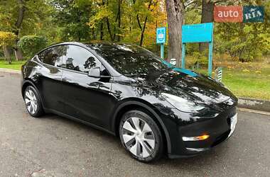 Tesla Model Y  2024