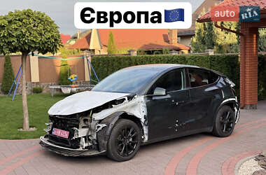 Tesla Model Y  2022