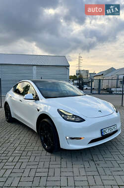 Tesla Model Y  2023