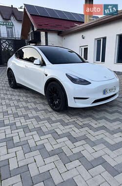 Tesla Model Y  2023