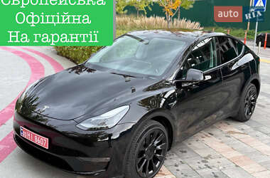 Tesla Model Y  2023