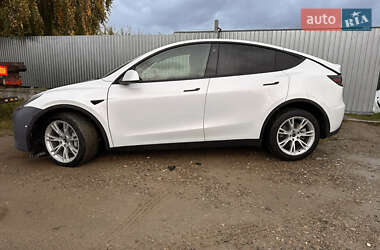 Tesla Model Y  2021