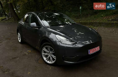 Tesla Model Y  2023