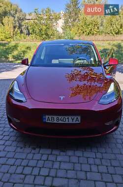 Tesla Model Y  2024