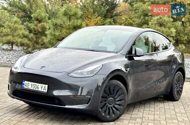 Tesla Model Y  2024