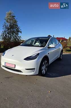 Tesla Model Y  2023