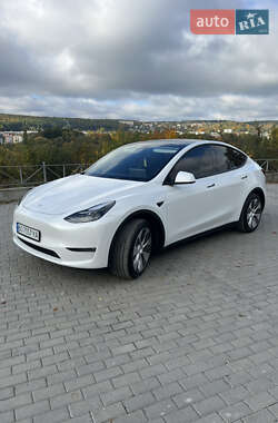 Tesla Model Y  2023