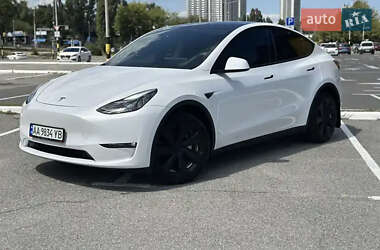 Tesla Model Y  2023