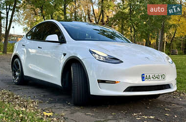 Tesla Model Y  2021