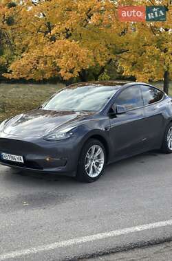 Tesla Model Y  2023