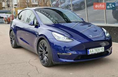 Tesla Model Y  2022