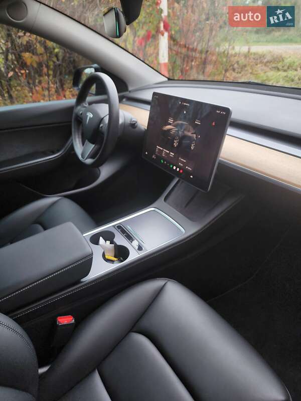 Внедорожник / Кроссовер Tesla Model Y 2022 в Киеве