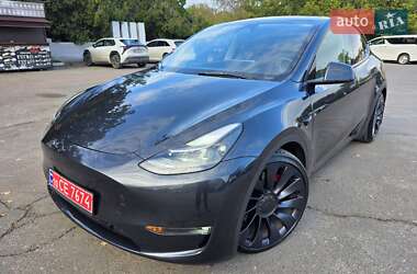Tesla Model Y  2024