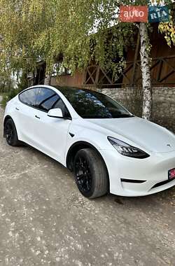 Tesla Model Y  2023
