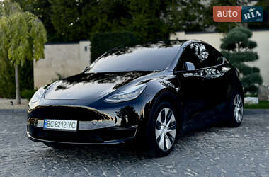 Tesla Model Y  2020