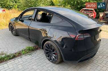 Tesla Model Y  2021